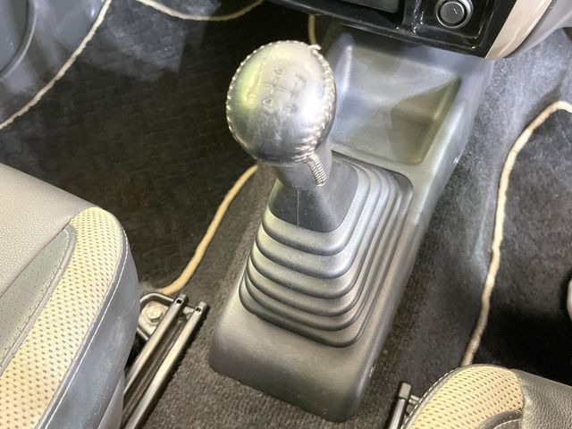 【フロア5速MT】走りの5速MT!!スポーティーな走行をお楽しみいただけます♪