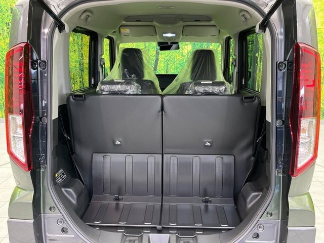 ���i�̂���������ʋ΁A���}���ɏ\���ȉ׎��X�y�[�X���m�ۂ��Ă���܂��B�Z�J���h�V�[�g��|���ƁA�傫�ȉו��̐ύڂ��\�ł���