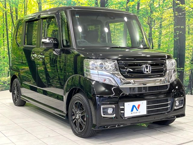 高透明度のガラス皮膜で撥水はもちろん、上質なツヤ・光沢を実現。紫外線や酸性雨から大切な愛車を保護し、色あせ・劣化を防止。「弾スプラッシュコート」、「弾プリミッサコート」からお選びいただけます。