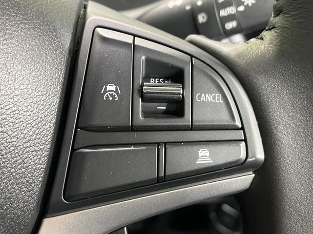 【アダプティブクルーズコントロール】高速道路での長距離走行が楽に!!自動で速度を保つクルーズコントロールが、衝突軽減システムと連携し、前方の車両を感知して車間を保つように速度調節してくれます!!