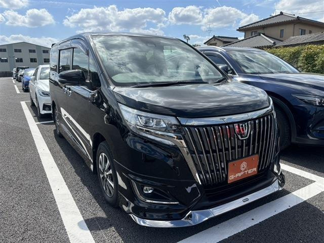 エスクァイア(トヨタ) 2.0 Gi プレミアムパッケージ ブラックテイラード　フルモデリスタ地デジBカメラ衝突軽減クル 中古車画像