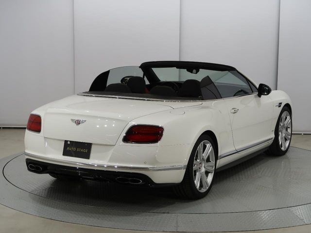 ご納車前のボディーコーテイングもお任せ下さい!新・世界品質ガラス系コーティングの『ハイモースコーティング』で快適なカーライフをお約束いたします。