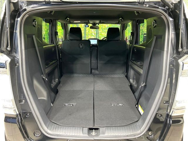 普段のお買い物や通勤、送迎等に十分な荷室スペースを確保しております。セカンドシートを倒すと、大きな荷物の積載も可能です♪