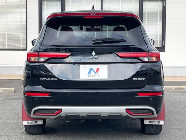 安心の最長10年・走行無制限保証(有償)をご用意。保証内容も充実はもちろん、無料点検&オイル交換や、年中無休の全国・24時間ロードサービスも付帯されておりますのでご安心下さい。