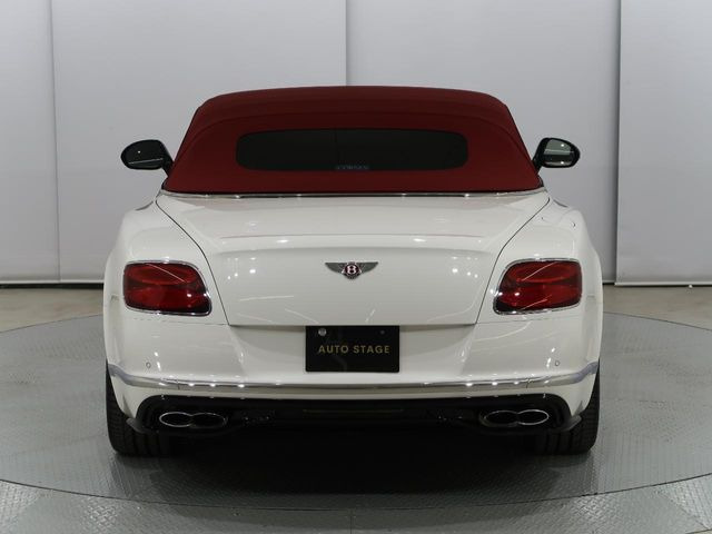 2023年2月NEWOPEN!!オートステージ幕張はネクステージ幕張店内に仮店舗としてオープンいたしました!ネクステージ初のプレミアムカー専門店です。