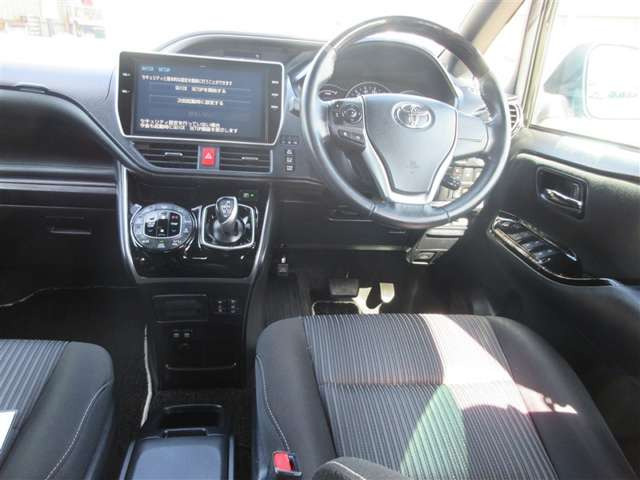 ヴォクシー1.8 ハイブリッド ZS 煌