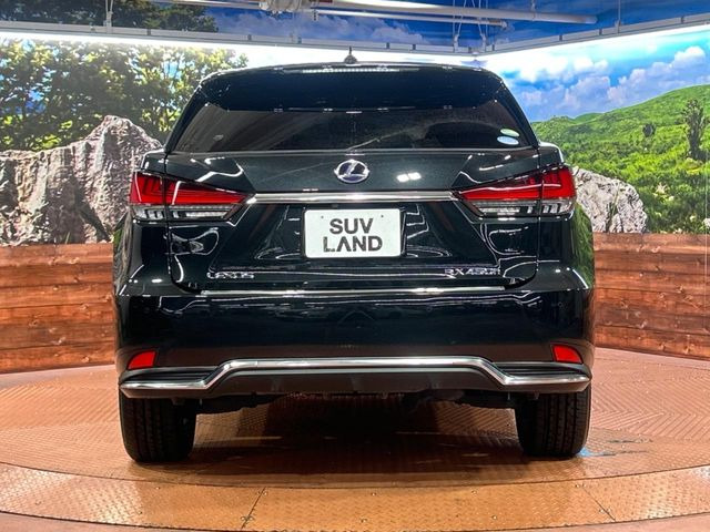 安心の最長10年・走行無制限保証(有償)をご用意。保証内容も充実はもちろん、無料点検&オイル交換や、年中無休の全国・24時間ロードサービスも付帯されておりますのでご安心下さい。