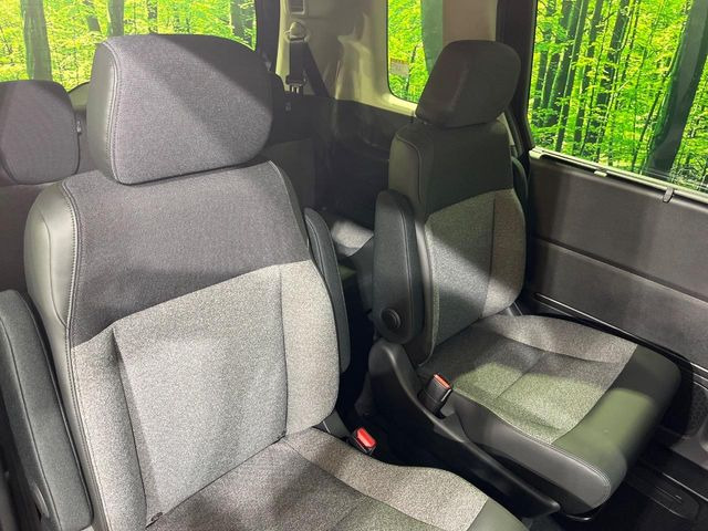 ���i���ȃI���W�i���t���A�}�b�g���I�v�V�����ɂĂ��p�ӂ��Ă���܂��B���D���ȃf�U�C����J���[�����Ԃɍ��킹�đI��ł����������Ƃ��ł��܂���