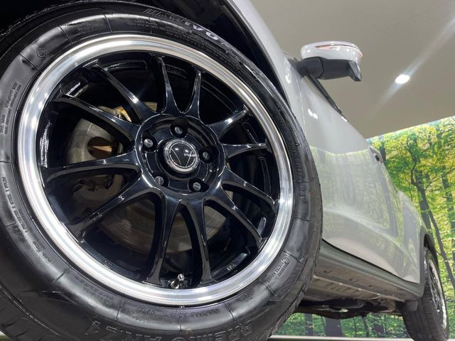 【17インチアルミホイール】外観にマッチしたアルミホイールを装着しております。各種アルミホイールや、スタッドレスタイヤも取扱いしております。是非ご相談ください♪