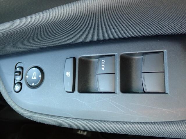 �d���i�[���h�A�~���[�E�p���[�E�B���h�E�������Ă��܂��B