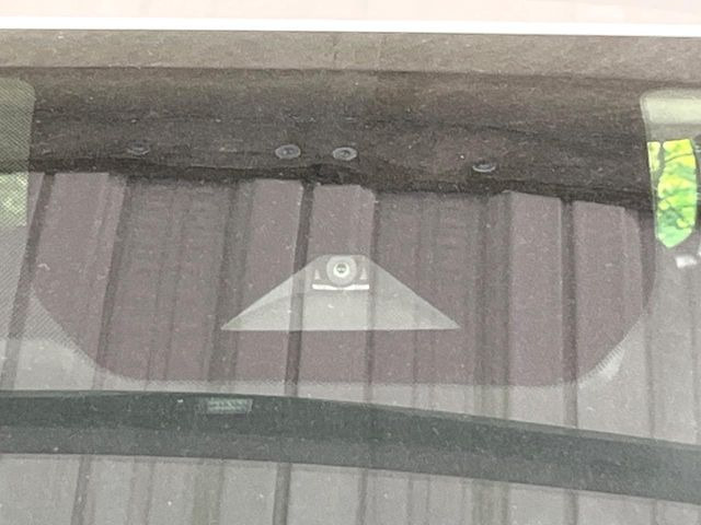 �y�C���e���W�F���g�G�}�[�W�F���V�[�u���[�L�z�t�����g�J�����őO���̎ԗ�����s�҂����m�B�Փ˂������Ȏ��͏Փ˔�Q�y���u���[�L���쓮�A�Փˉ�����T�|�[�g�B�����S�Ƀh���C�u�����y���݂��������܂��B