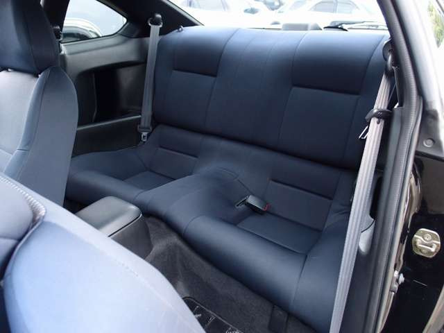 �O�I�[�i�[�l��2010�N�ɏC���𖳂̃m�[�}���X�y�b�NS�AAT�ԗ����w����A�^�[�{�G���W���AMT���ڂ��ւ����F�擾����؂ɏ��L����Ă����ԗ��ł��B�T�[�L�b�g���s��K�������󏭉��l�̍����ԗ��ɂȂ�܂�