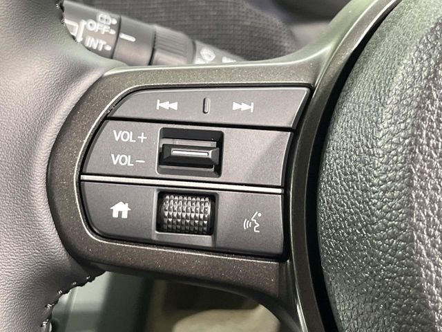 �y�X�e�A�����O�X�C�b�`�z�^�]���A�O������ڐ������炷���ƂȂ��A�I�[�f�B�I���̑��삪�\�ȕ֗��@�\!���S&���K�ȃh���C�u�����o���Ă���܂���