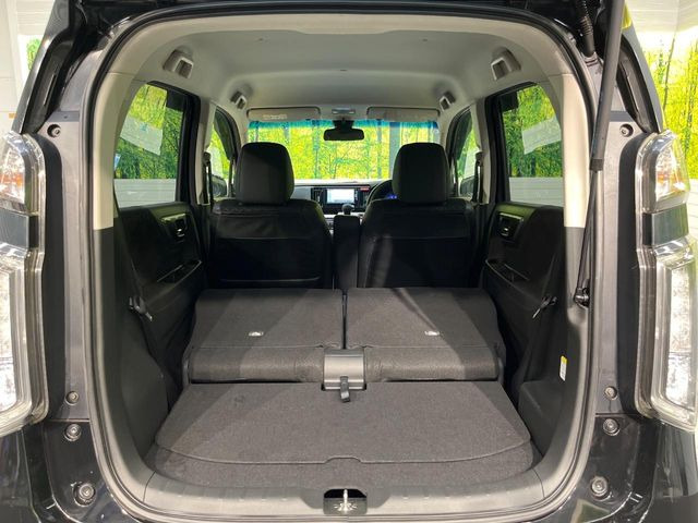 普段のお買い物や通勤、送迎等に十分な荷室スペースを確保しております。セカンドシートを倒すと、大きな荷物の積載も可能です♪