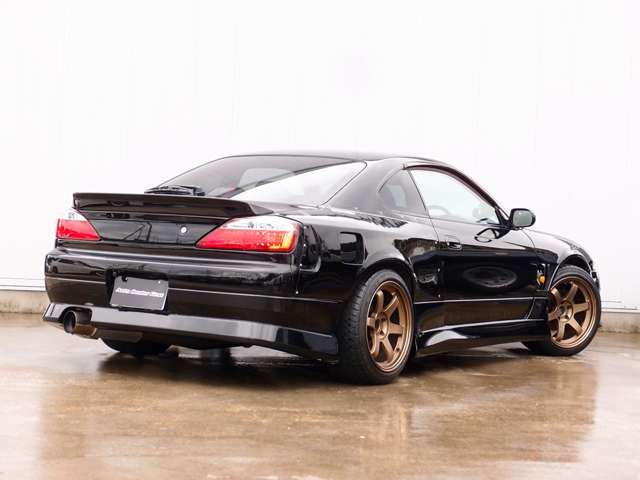 �O�I�[�i�[�l��2010�N�ɏC���𖳂̃m�[�}���X�y�b�NS�AAT�ԗ����w����A�^�[�{�G���W���AMT���ڂ��ւ����F�擾����؂ɏ��L����Ă����ԗ��ł��B�T�[�L�b�g���s��K�������󏭉��l�̍����ԗ��ɂȂ�܂�