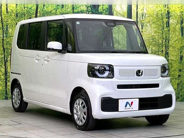 高透明度のガラス皮膜で撥水はもちろん、上質なツヤ・光沢を実現。紫外線や酸性雨から大切な愛車を保護し、色あせ・劣化を防止。「弾スプラッシュコート」、「弾プリミッサコート」からお選びいただけます。