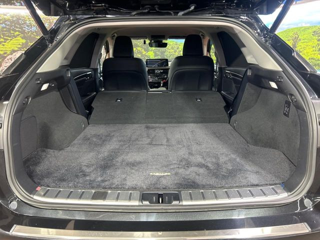 後席を格納すると、これだけの広さが!シーンに合わせたシートアレンジで、大きな荷物も積むことが出来ます♪