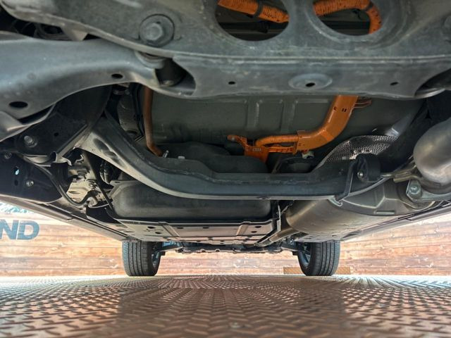 下回りがきれいなうちに、防錆加工の施工がオススメ。降雪地域はもちろん、沿岸部にお住いの方や、趣味でマリン・ウィンタースポーツをされる方にご好評いただいております。お車を安心してお乗りいただく為には、足