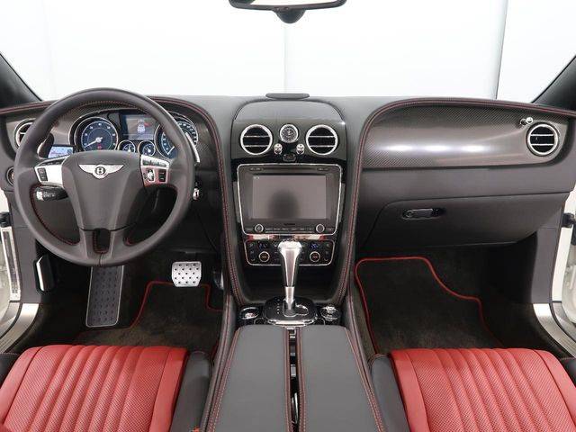 人気のオプションなどが多く装備されている車内です。気になるポイントなどもお気軽にお問い合わせください。お問い合わせはTEL:043-301-4980