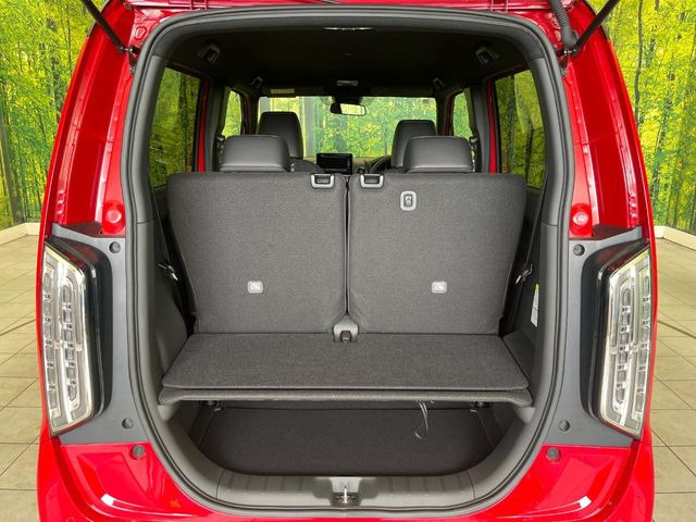 ���i�̂���������ʋ΁A���}���ɏ\���ȉ׎��X�y�[�X���m�ۂ��Ă���܂��B�Z�J���h�V�[�g��|���ƁA�傫�ȉו��̐ύڂ��\�ł���