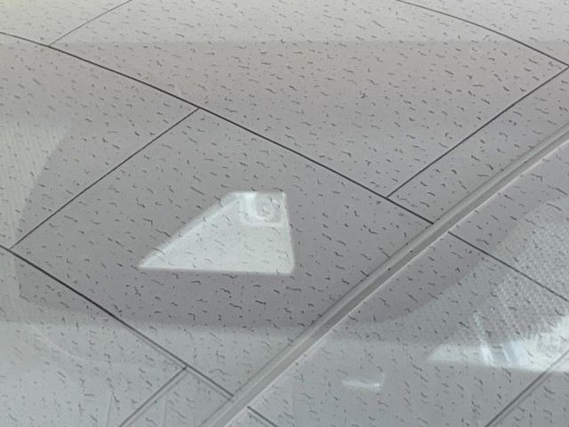 �y�g���^�Z�[�t�e�B�Z���X�z���s���ɑO���̎ԗ�����F�����A�Փ˂������Ȏ��͌x��ƃu���[�L�ŏՓˉ���Ɣ�Q�y�����A�V�X�g�B�����S�Ƀh���C�u�����y���݂��������܂��B