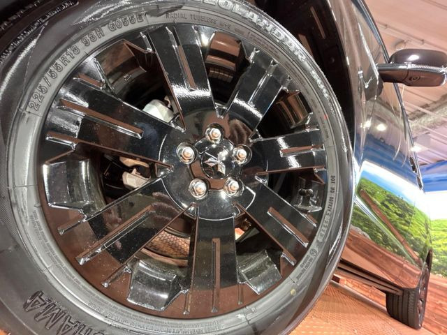 【純正18インチアルミホイール】外観にマッチした純正アルミホイールを装着しております。各種社外アルミホイールや、スタッドレスタイヤも取扱いしております。是非ご相談ください♪