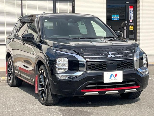 三菱 アウトランダー PHEV 2.4 P 4WD 417.7万円 令和5年(2023年