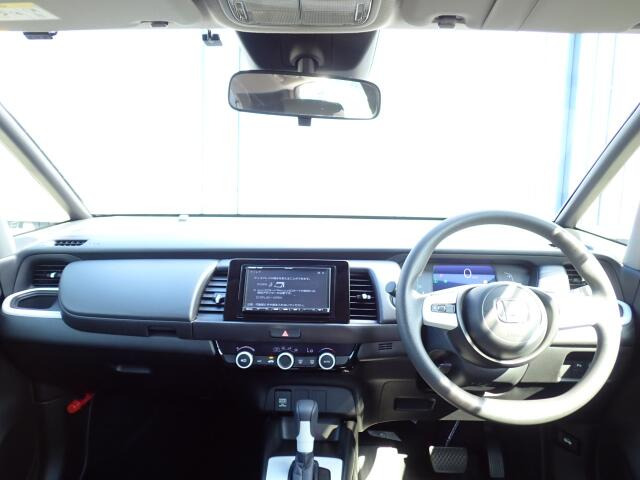 �C���p�l�摜�ɂȂ�܂��B�ԓ��͐��Ǝ҂ɂĎ����N���[�j���O�{�H�ς݂Ȃ̂ŁA��ϐ����ł��B