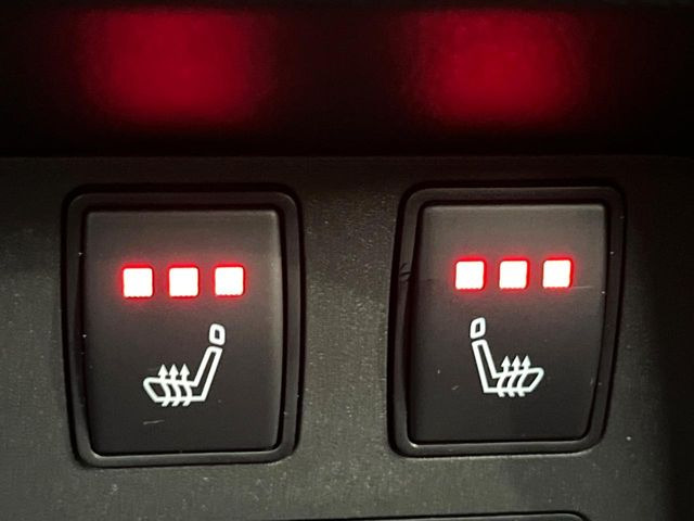 【シートヒーター】寒い日に重宝するシートヒーター!エアコンより早く温まってくれるので寒がりの人も安心ですね♪エアコンの温風は乾燥するから苦手、という方にもをおすすめです。