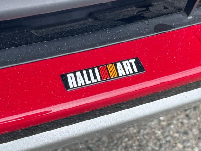 【純正エアロ】人気の純正エアロを装備!クルマの外観がよりスタイリッシュになり、街中で存在感あふれる1台に♪将来買い替える時にもリセールに影響しやすく、価値ある人気の装備です!