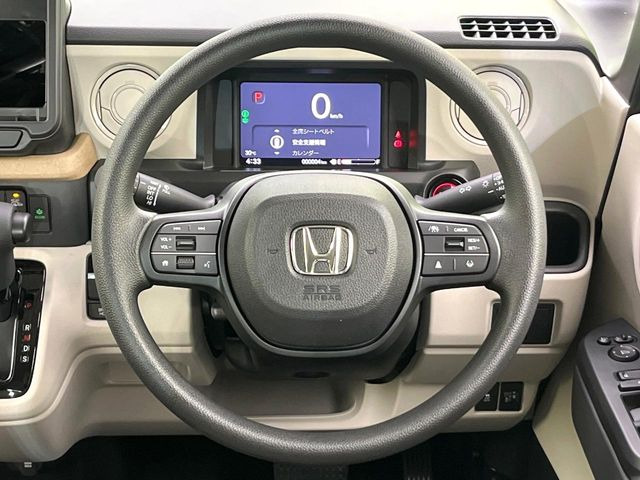 ステアリングも使用感が少なく、きれいな状態となっております♪