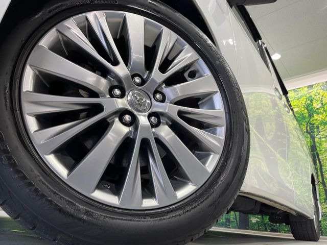 �y����18�C���`�A���~�z�C�[���z�O�ςɃ}�b�`���������A���~�z�C�[���𑕒����Ă���܂��B�e��ЊO�A���~�z�C�[����A�X�^�b�h���X�^�C�����戵�����Ă���܂��B���񂲑��k����������