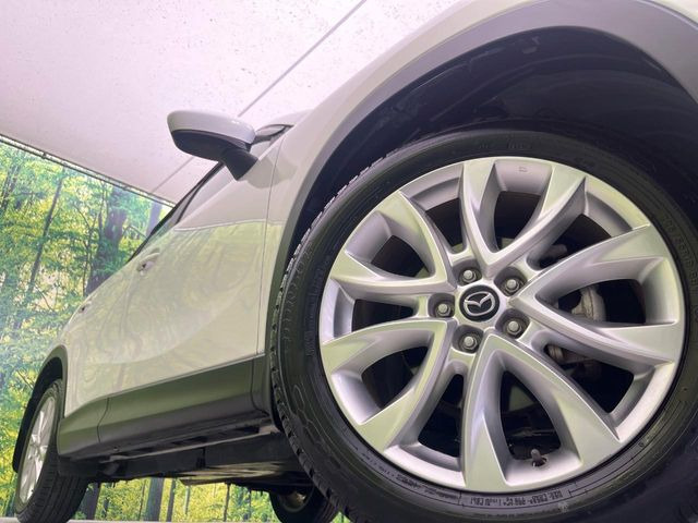 【純正18インチアルミホイール】外観にマッチした純正アルミホイールを装着しております。各種社外アルミホイールや、スタッドレスタイヤも取扱いしております。是非ご相談ください♪