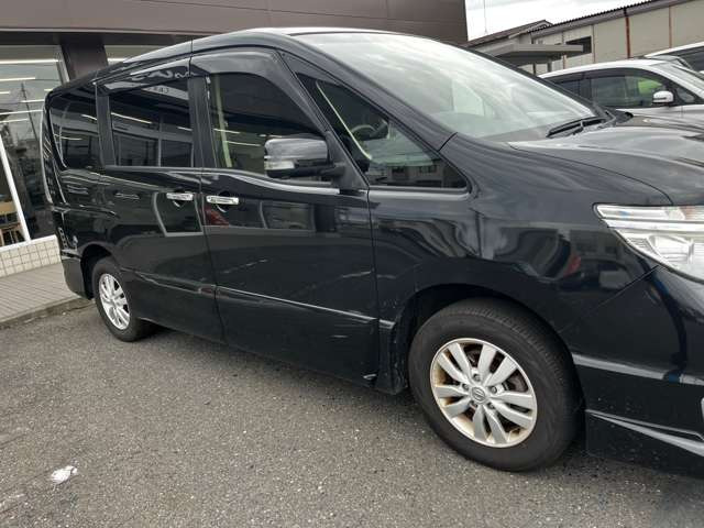 セレナ2.0 ハイウェイスター Vセレクション+SafetyII アンシャンテ セカンドスライドUP 4WD