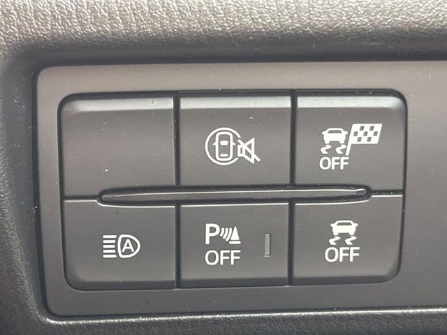 �y�X�}�[�g�u���[�L�T�|�[�g�z���s���ɑO���̎ԗ�����F�����A�Փ˂������Ȏ��͌x��ƃu���[�L�ŏՓˉ���Ɣ�Q�y�����A�V�X�g�B�����S�Ƀh���C�u�����y���݂��������܂��B