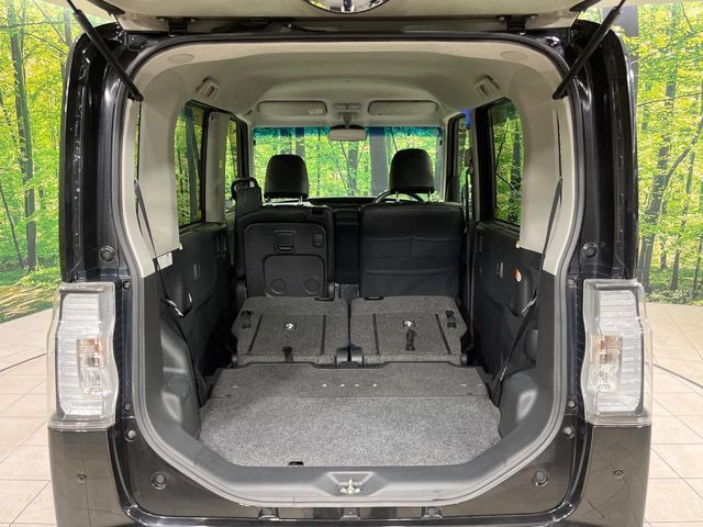 積み下ろしのしやすいデッキにはたっぷりと荷物を積み込んでいただけます。遊びから仕事まで、様々なシーンで頼れます♪