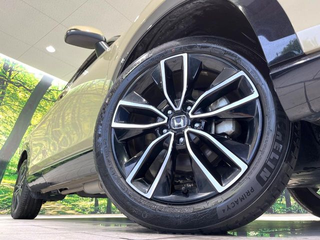 �y����18�C���`�A���~�z�C�[���z�O�ςɃ}�b�`���������A���~�z�C�[���𑕒����Ă���܂��B�e��ЊO�A���~�z�C�[����A�X�^�b�h���X�^�C�����戵�����Ă���܂��B���񂲑��k����������