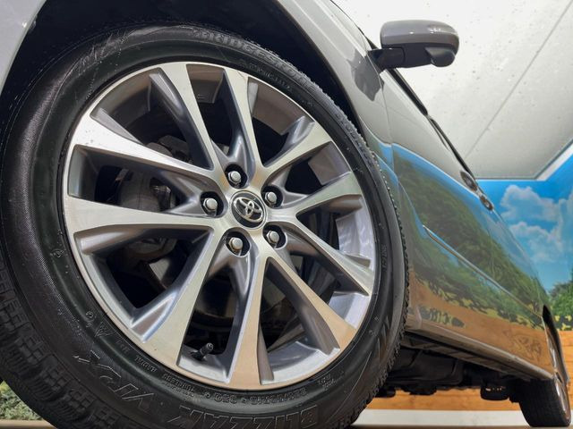 【純正18インチアルミホイール】外観にマッチした純正アルミホイールを装着しております。各種社外アルミホイールや、スタッドレスタイヤも取扱いしております。是非ご相談ください♪