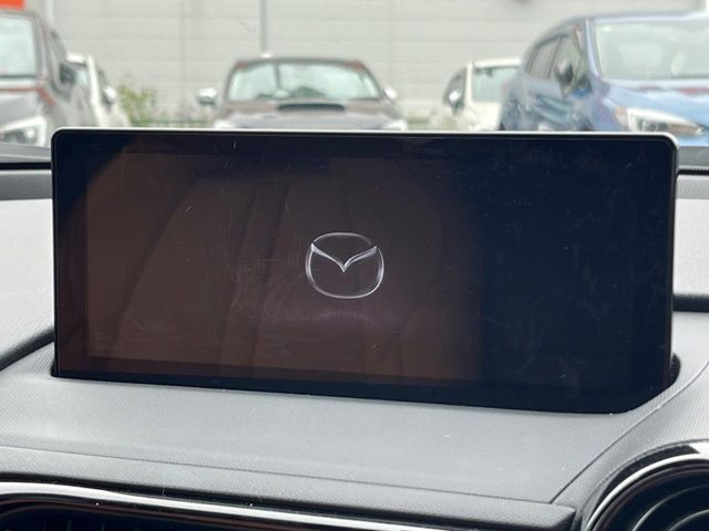 �y�}�c�_�R�l�N�g�i�r�z�ԓ��̕��͋C�Ƀ}�b�`������̌^�^�C�v�̃i�r�B�e����q�ݒ��Bluetooth�Đ����A�l�X�ȋ@�\���y���߂܂��B�����I�ȃ_�C�������삪�\�ŁA�g��������ǍD�ł��B