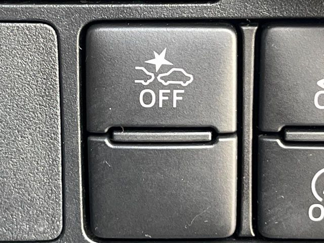 �y�X�}�[�g�A�V�X�g�z���s���ɑO���̎ԗ�����F�����A�Փ˂������Ȏ��͌x��ƃu���[�L�ŏՓˉ���Ɣ�Q�y�����A�V�X�g�B�����S�Ƀh���C�u�����y���݂��������܂��B