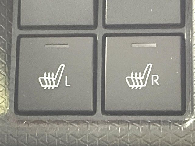 【シートヒーター】寒い日に重宝するシートヒーター!エアコンより早く温まってくれるので寒がりの人も安心ですね♪エアコンの温風は乾燥するから苦手、という方にもをおすすめです。