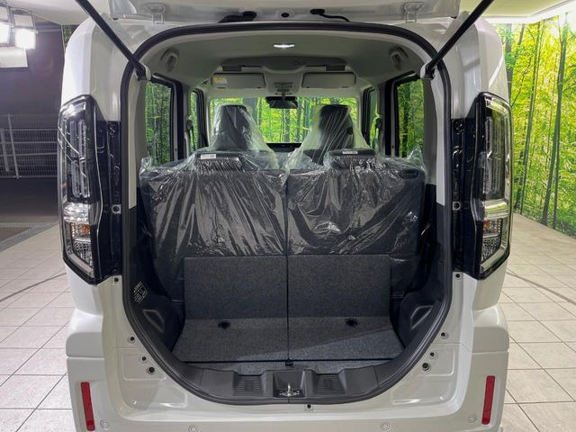 ���i�̂���������ʋ΁A���}���ɏ\���ȉ׎��X�y�[�X���m�ۂ��Ă���܂��B�Z�J���h�V�[�g��|���ƁA�傫�ȉו��̐ύڂ��\�ł���