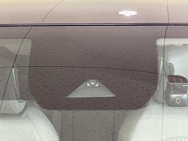 �y�C���e���W�F���g�G�}�[�W�F���V�[�u���[�L�z�t�����g�J�����őO���̎ԗ�����s�҂����m�B�Փ˂������Ȏ��͏Փ˔�Q�y���u���[�L���쓮�A�Փˉ�����T�|�[�g�B�����S�Ƀh���C�u�����y���݂��������܂��B