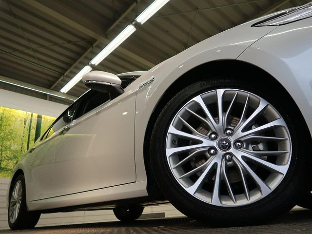 �y����18�C���`�A���~�z�C�[���z�O�ςɃ}�b�`���������A���~�z�C�[���𑕒����Ă���܂��B�e��ЊO�A���~�z�C�[����A�X�^�b�h���X�^�C�����戵�����Ă���܂��B���񂲑��k����������