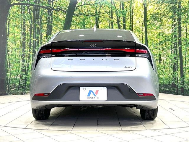 安心の最長10年・走行無制限保証(有償)をご用意。保証内容も充実はもちろん、無料点検&オイル交換や、年中無休の全国・24時間ロードサービスも付帯されておりますのでご安心下さい。