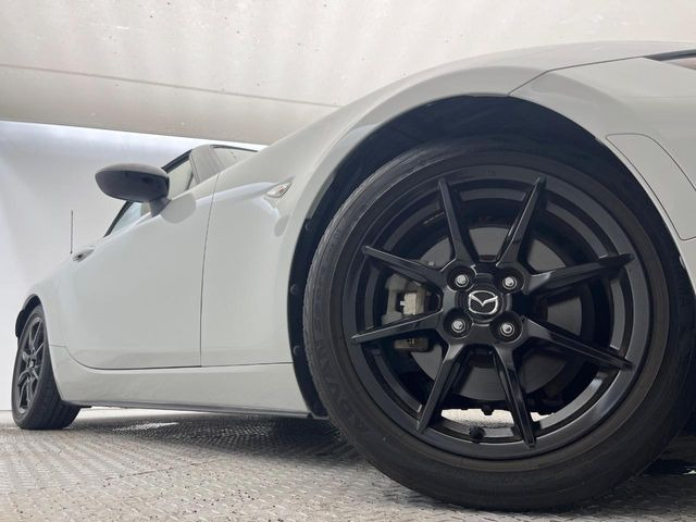 �y����16�C���`�A���~�z�C�[���z�O�ςɃ}�b�`���������A���~�z�C�[���𑕒����Ă���܂��B�e��ЊO�A���~�z�C�[����A�X�^�b�h���X�^�C�����戵�����Ă���܂��B���񂲑��k����������