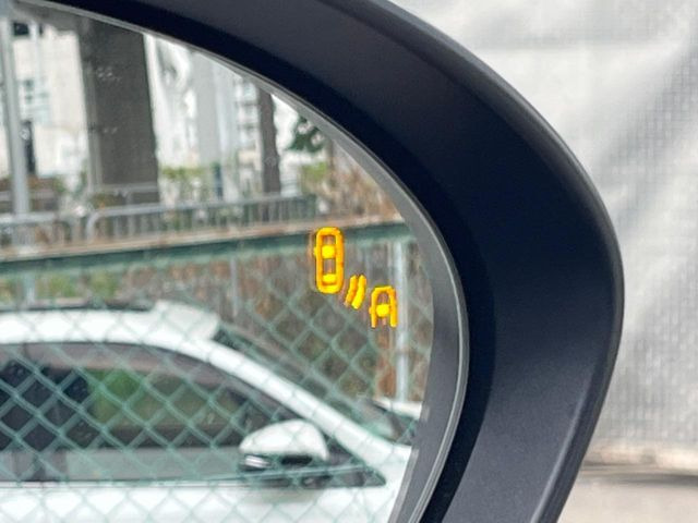 �y�u���C���h�X�|�b�g���j�^�����O�z���s���A�h�A�~���[�̎��p�ɂȂ�₷���ӏ��Ɍ㑱�Ԃ��ڋ߂���ƃT�C�h�~���[�t�߂Ɍx����\���A�h���C�o�[�ɒ��ӊ��N�����Ă���܂��B