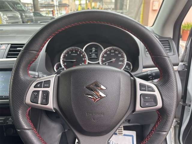 革巻きステアリング