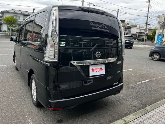 セレナ2.0 ハイウェイスター Vセレクション+SafetyII アンシャンテ セカンドスライドUP 4WD