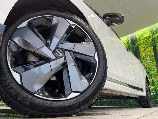 �y����17�C���`�A���~�z�C�[���z�O�ςɃ}�b�`���������A���~�z�C�[���𑕒����Ă���܂��B�e��ЊO�A���~�z�C�[����A�X�^�b�h���X�^�C�����戵�����Ă���܂��B���񂲑��k����������